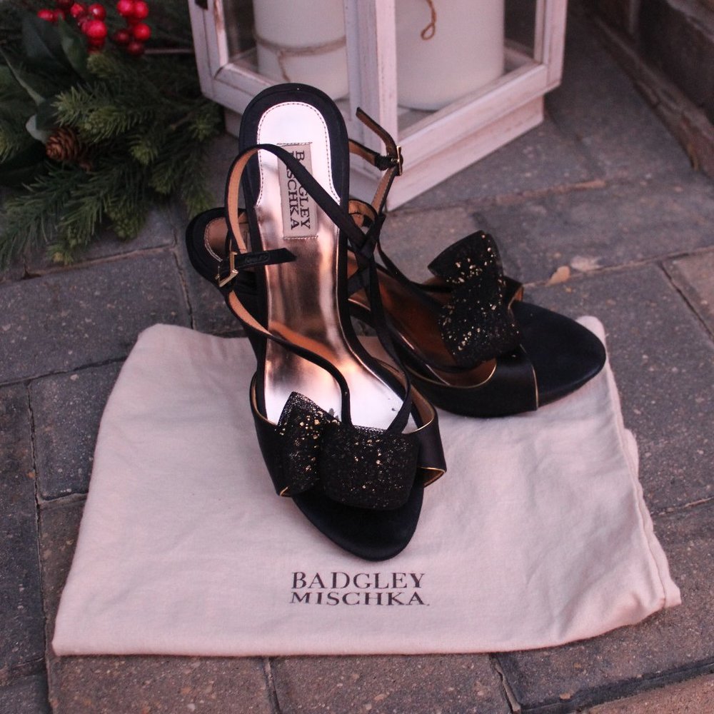 Badgley Mischka Black & Gold Sandals